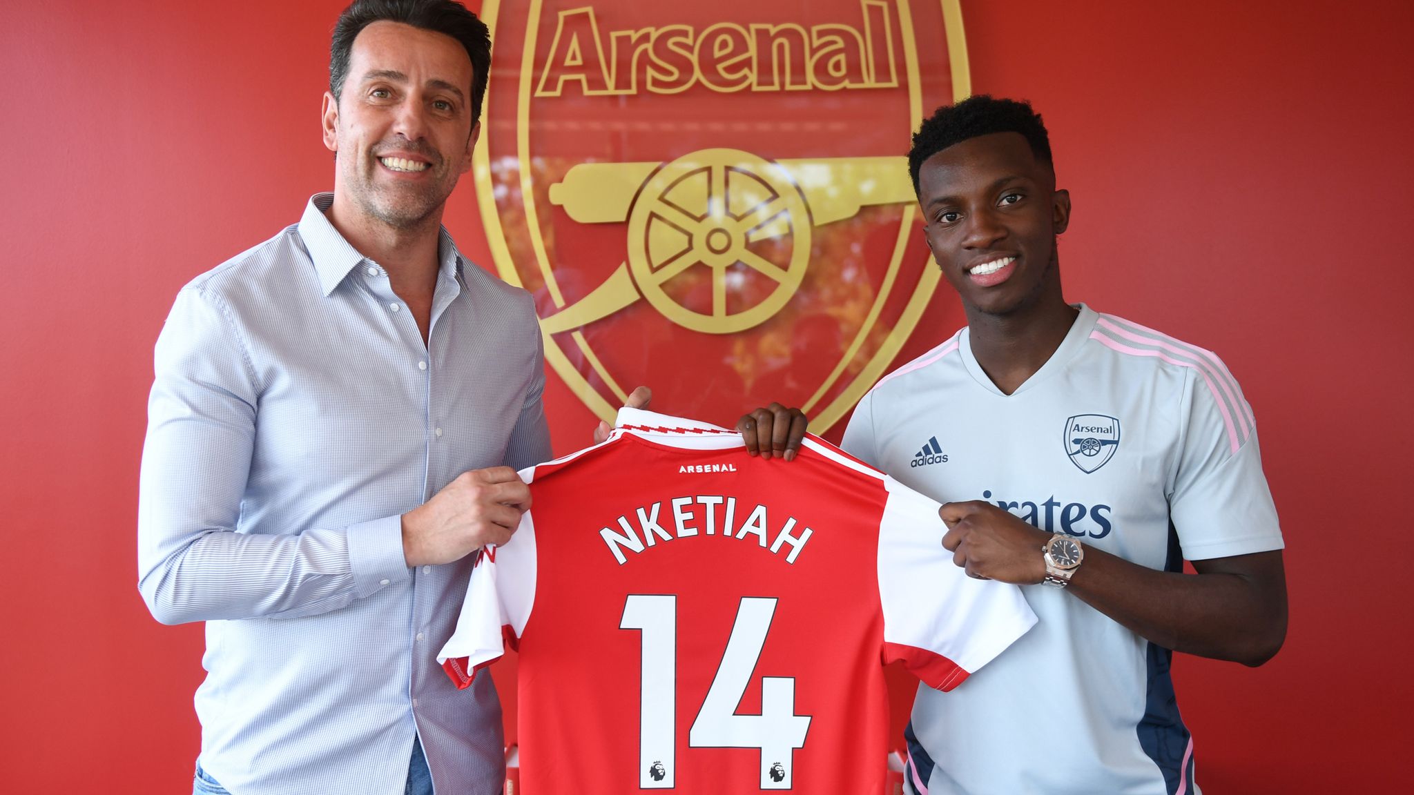 The young great striker has signed a new long-term contract with Arsenal
