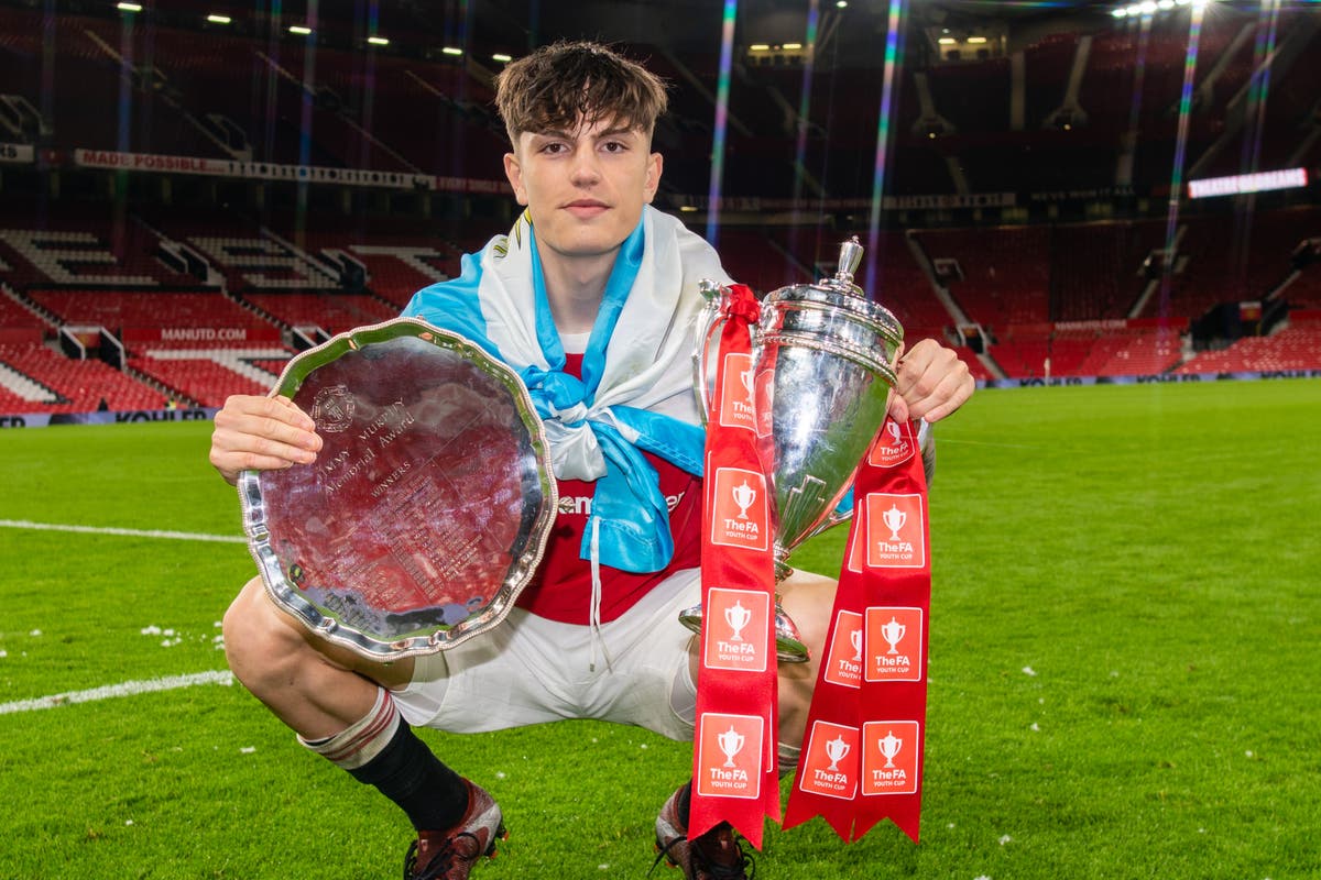 Red devils little angel wins two awards playing for Argentina U20s