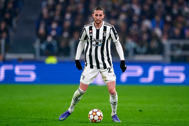 Juventus midfielder has informed his club that he wants to join premier league giant