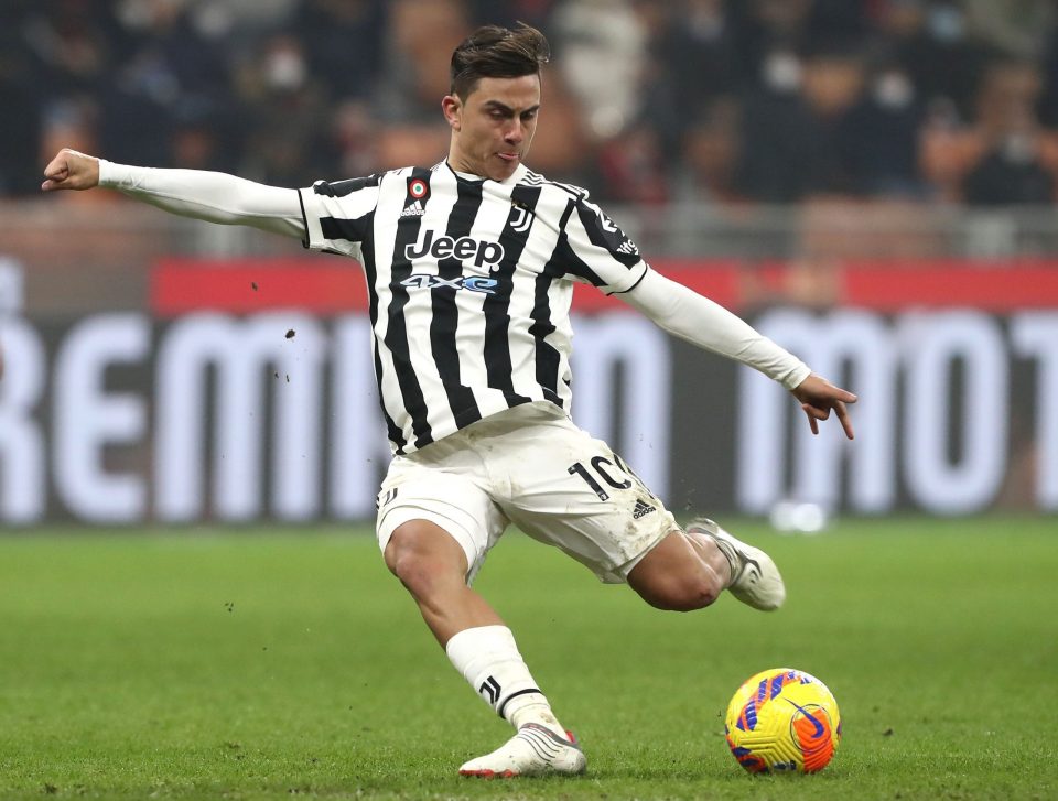 Paulo Dybala makes room for a move to Manchester United