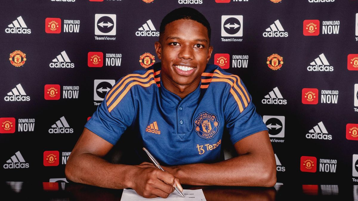 Tyrell Malacia's jersey number has been confirmed by Man United