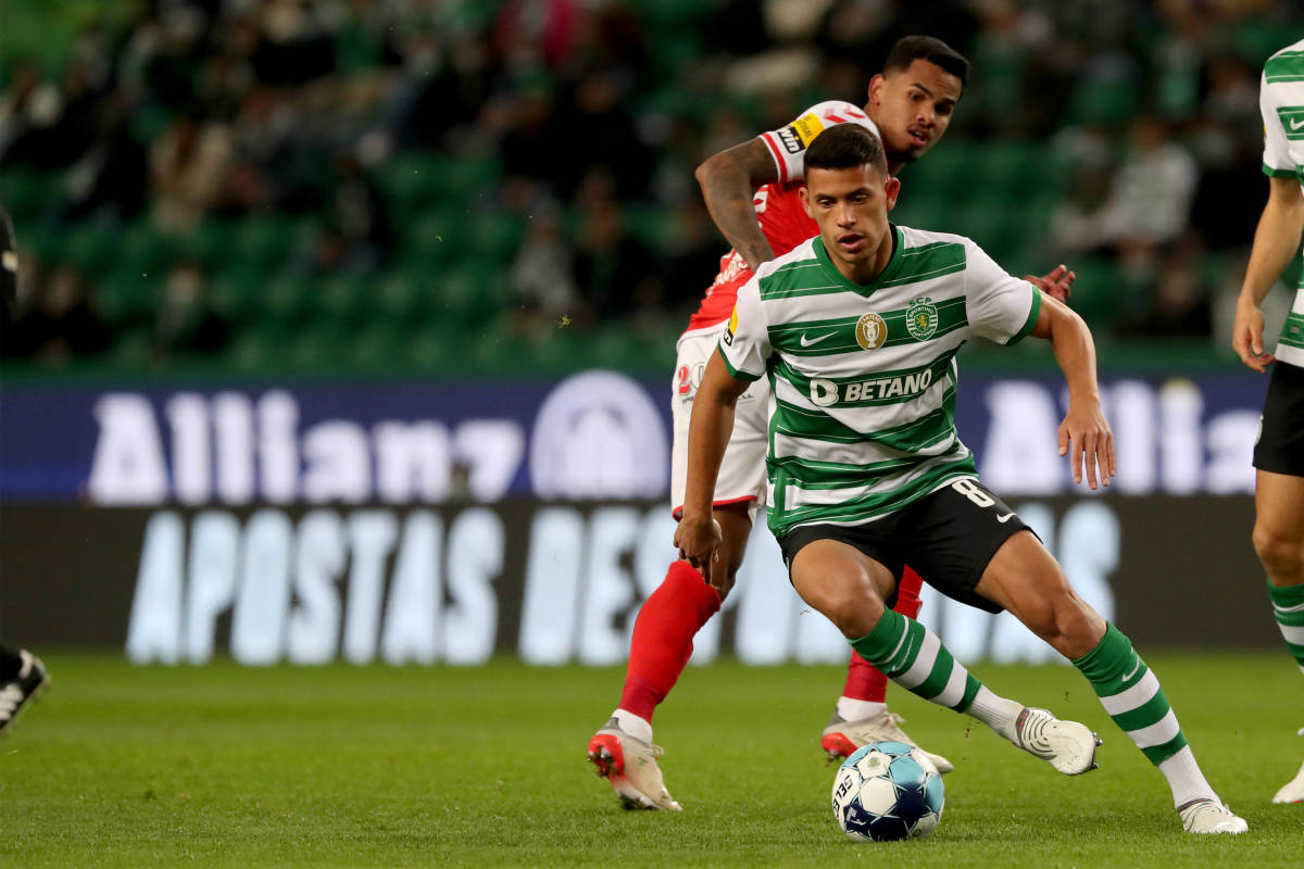 £50.6m Portuguese super midfielder prefers to wait for Man Utd to secure a move
