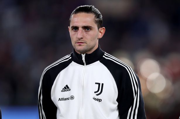         Man Utd has agreed to sign £20m Juventus midfielder personal terms are yet to be agreed